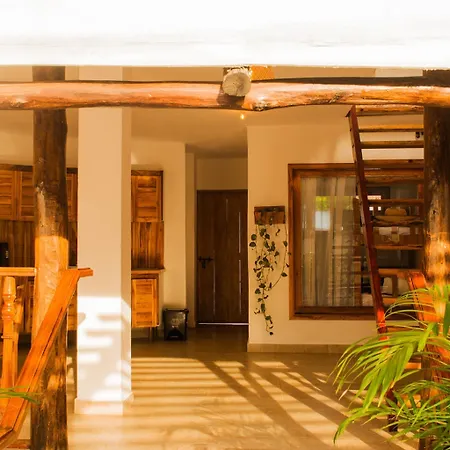 Pensión Hb7 Quadruple With Shared Bathroom *